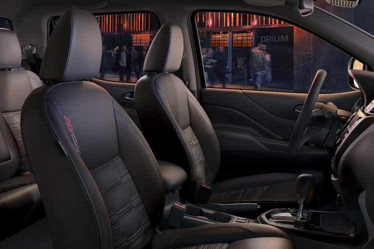 Descubra os recursos internos da Nissan Frontier