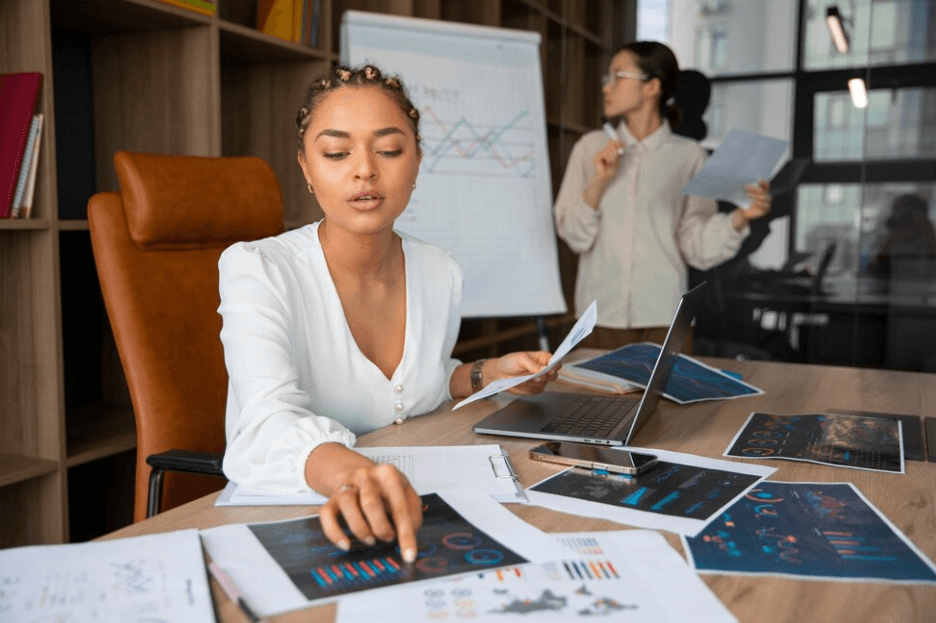 Quais recursos facilitam a gestão financeira de um consórcio?